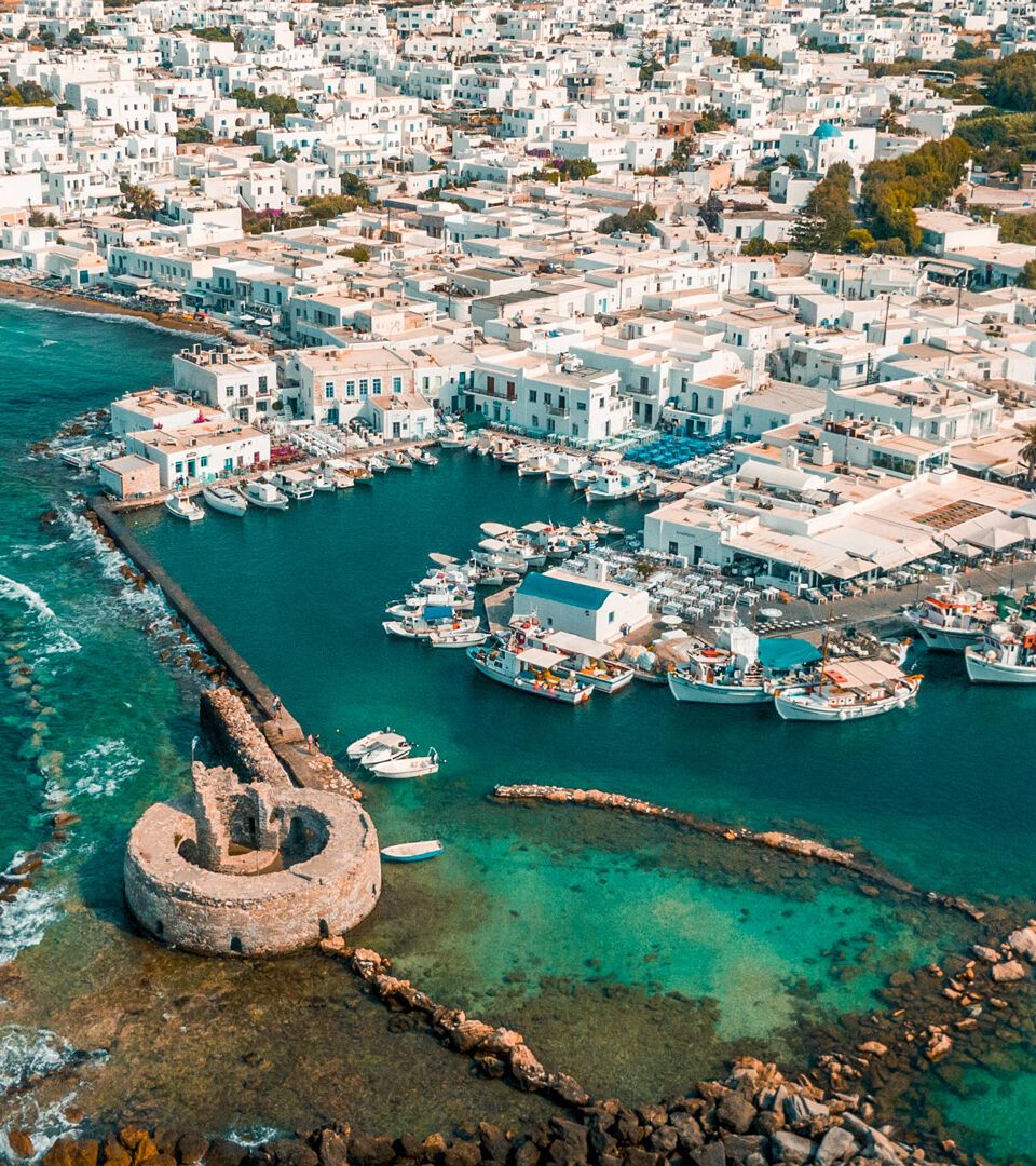 naoussas_tiny_harbour_